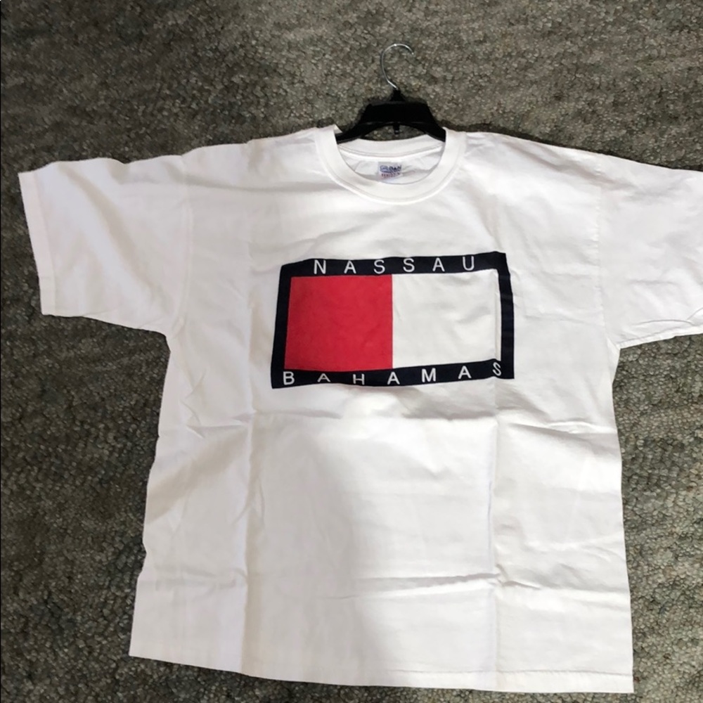 New men’s tee XL